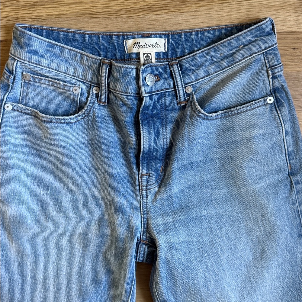 Madewell The curvy mid-rise 90’s straight leg
